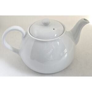 Teapot-Threshold-White-Large-Porcelain-Holds 5 Cups